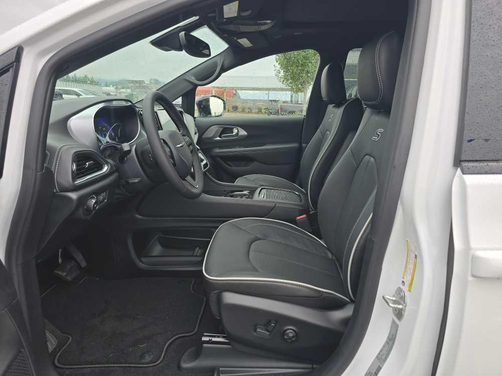 new 2026 Chrysler Pacifica car, priced at $48,995