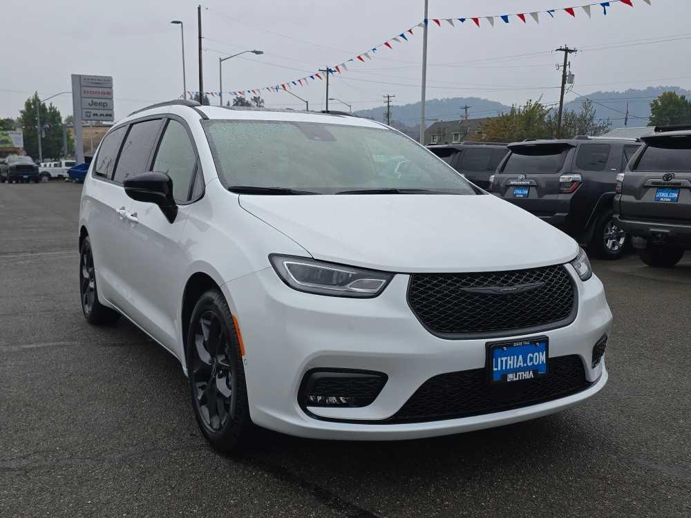 new 2026 Chrysler Pacifica car, priced at $48,995