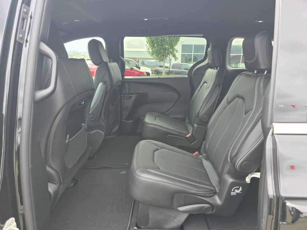 new 2026 Chrysler Pacifica car, priced at $40,995