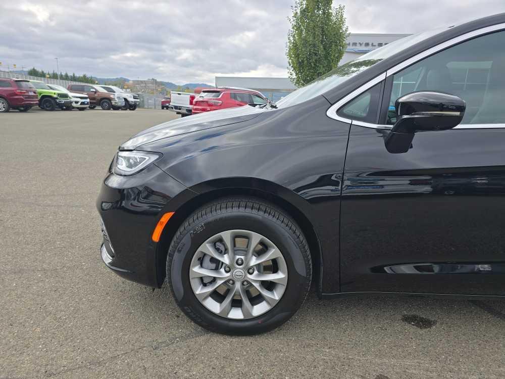 new 2026 Chrysler Pacifica car, priced at $40,995