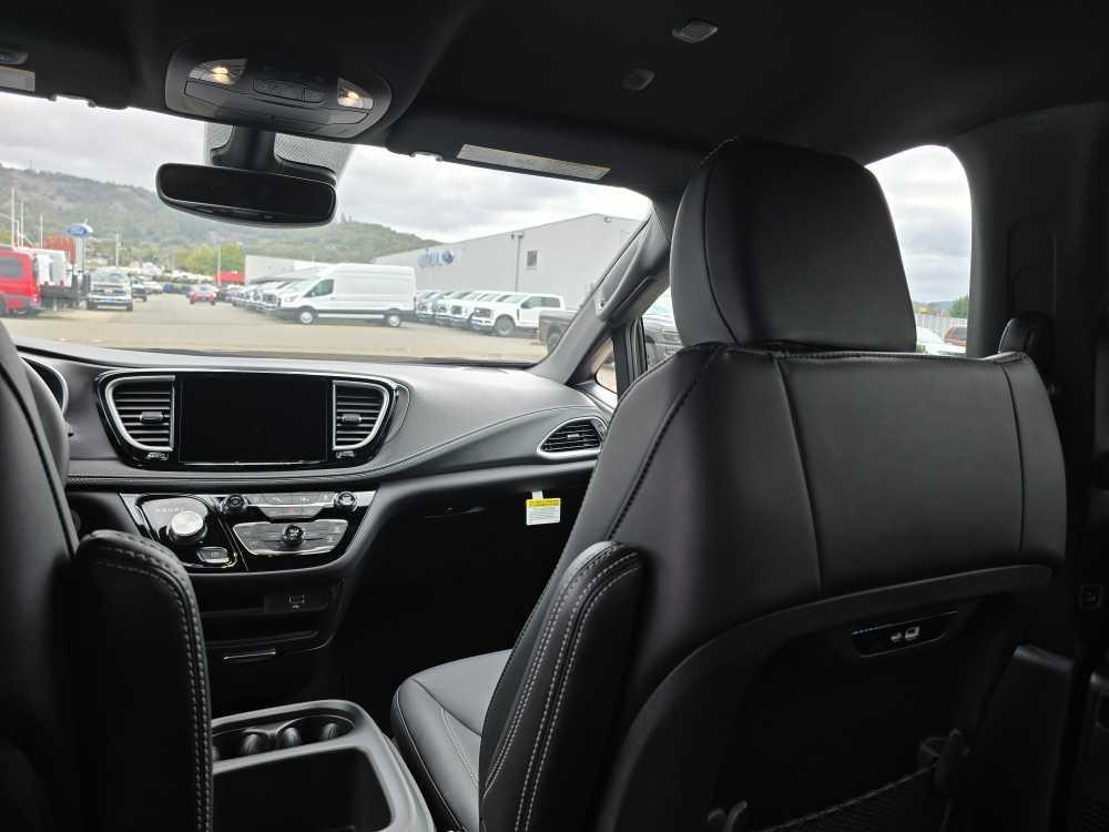 new 2026 Chrysler Pacifica car, priced at $40,995