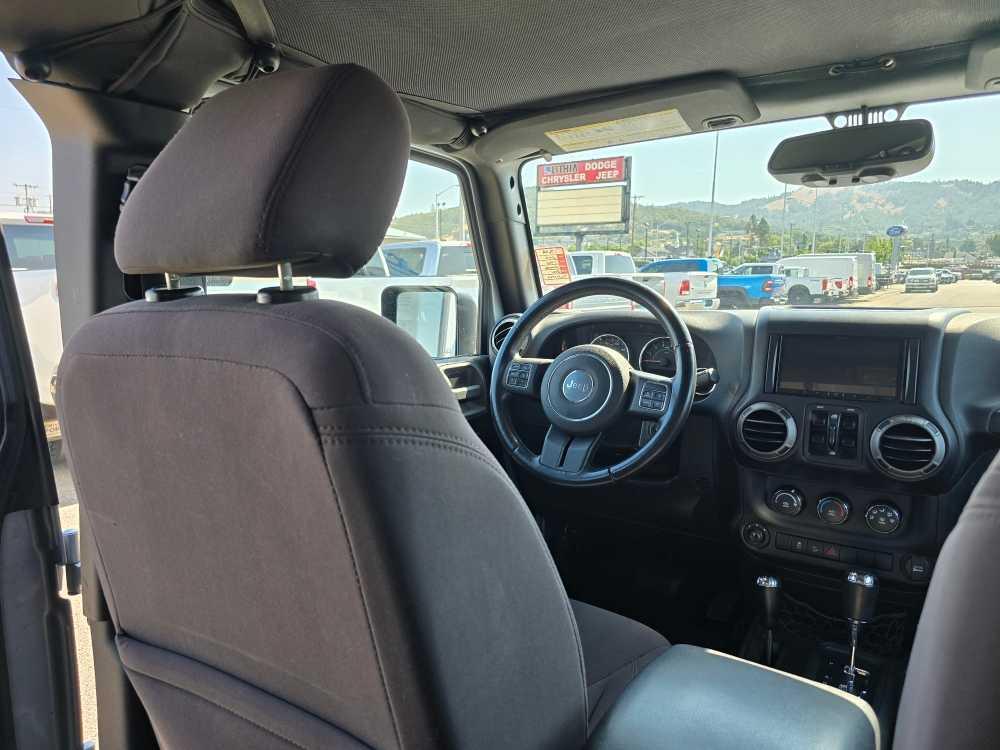 used 2015 Jeep Wrangler Unlimited car, priced at $22,495