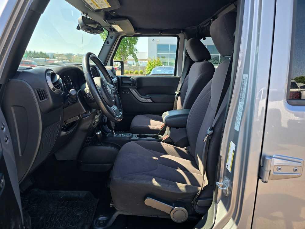 used 2015 Jeep Wrangler Unlimited car, priced at $22,495