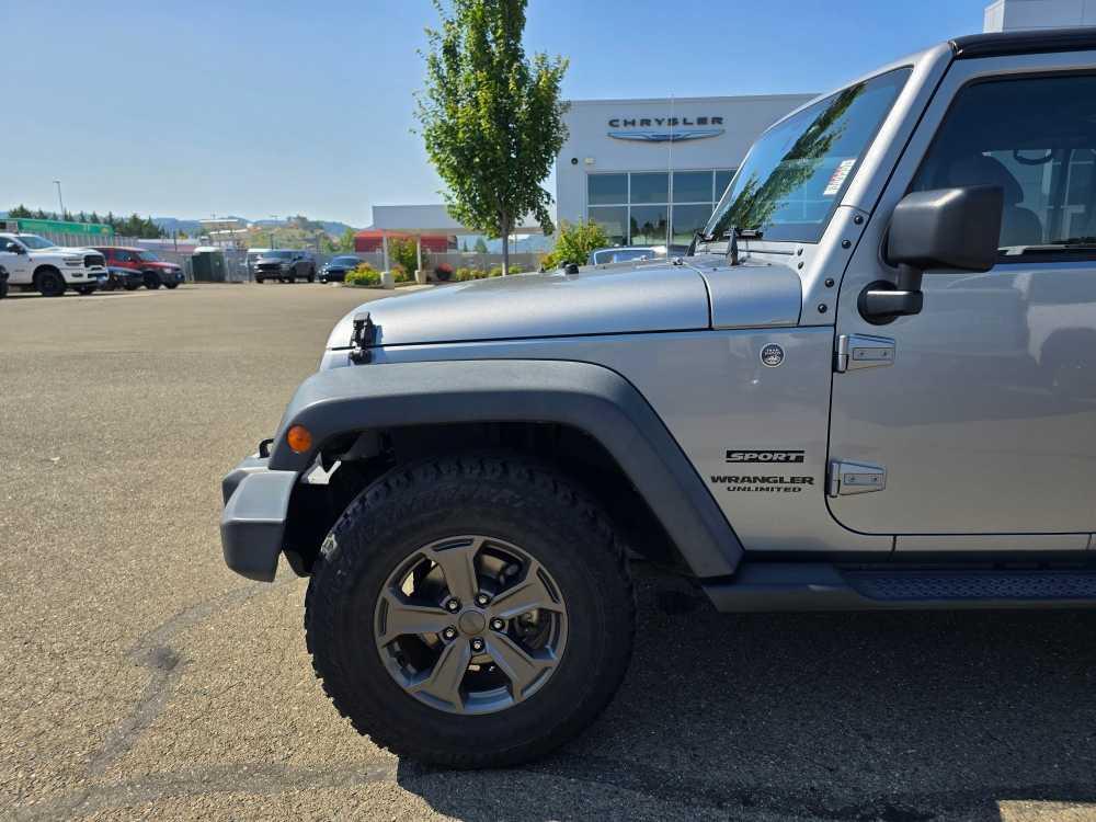 used 2015 Jeep Wrangler Unlimited car, priced at $22,495