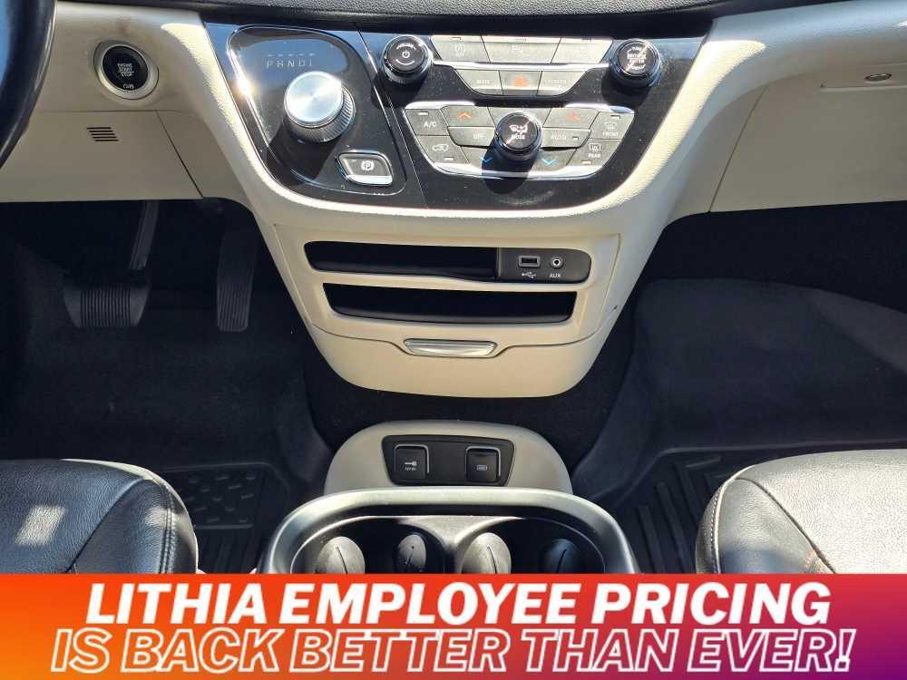 used 2020 Chrysler Pacifica car, priced at $18,995