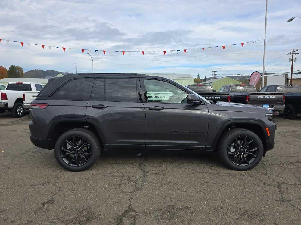 new 2025 Jeep Grand Cherokee car, priced at $47,995