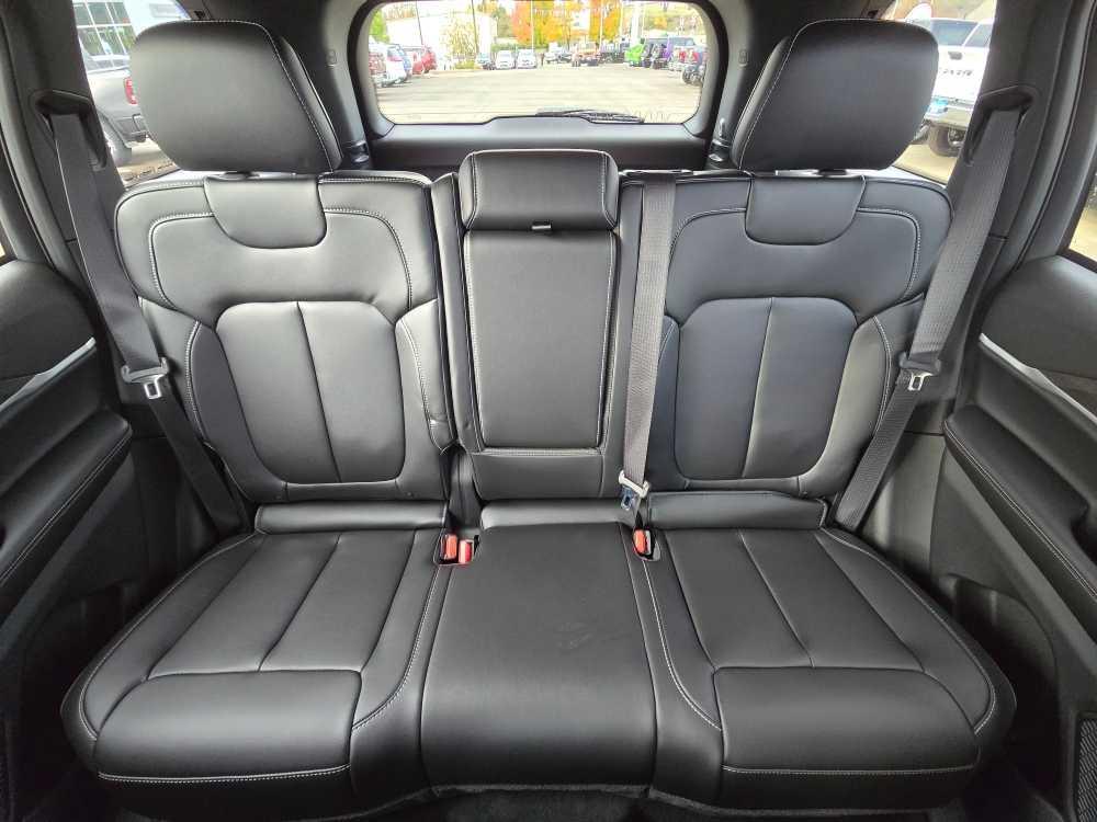 new 2025 Jeep Grand Cherokee car, priced at $50,245