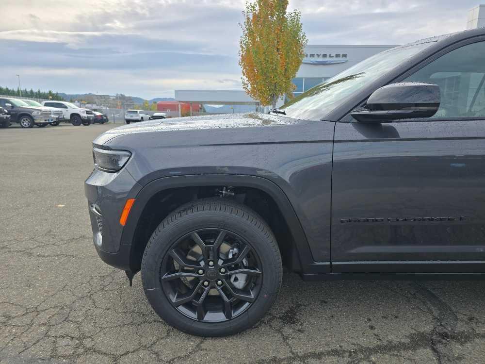 new 2025 Jeep Grand Cherokee car, priced at $50,245