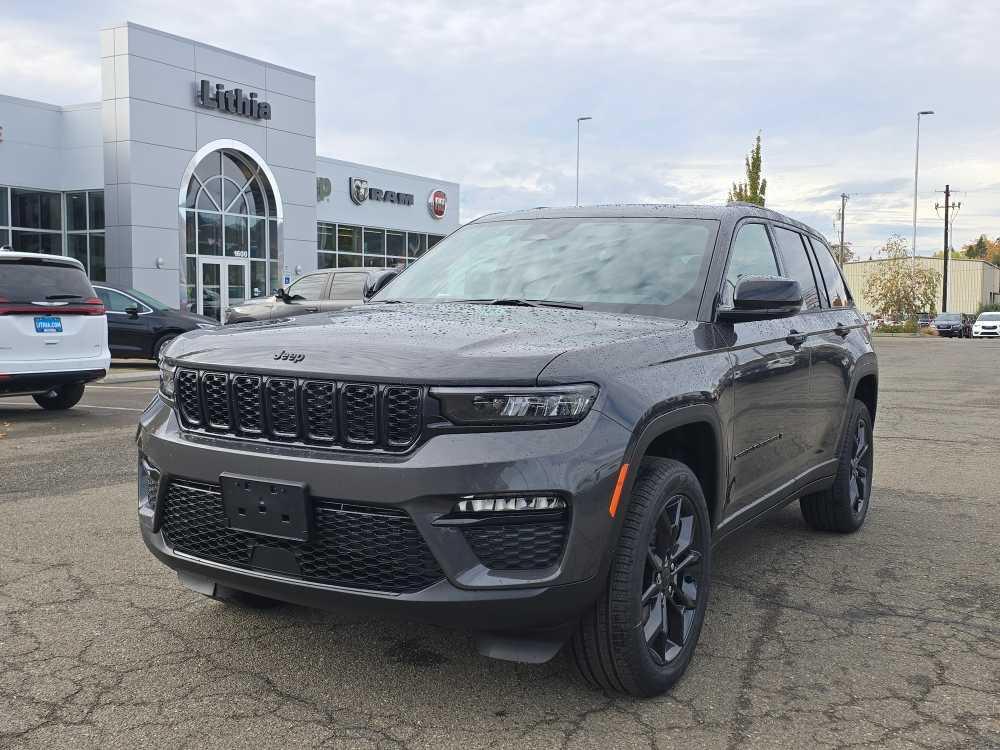 new 2025 Jeep Grand Cherokee car, priced at $50,245