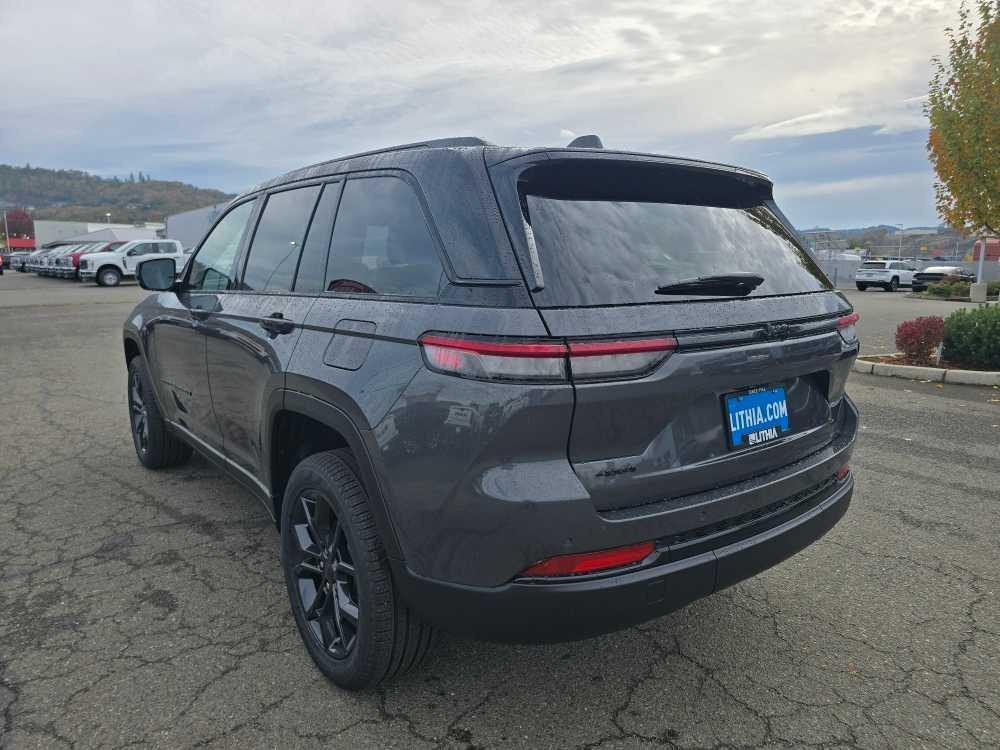 new 2025 Jeep Grand Cherokee car, priced at $50,245