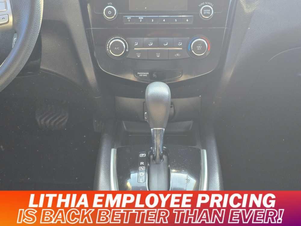 used 2015 Nissan Rogue car, priced at $9,995