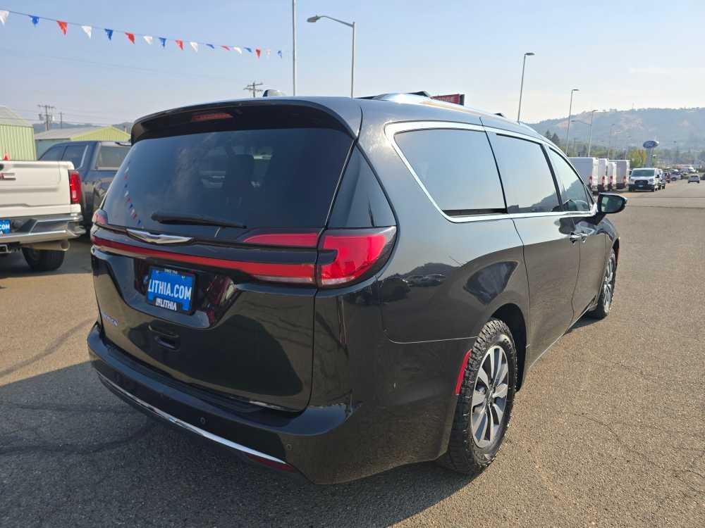 used 2021 Chrysler Pacifica car, priced at $20,995
