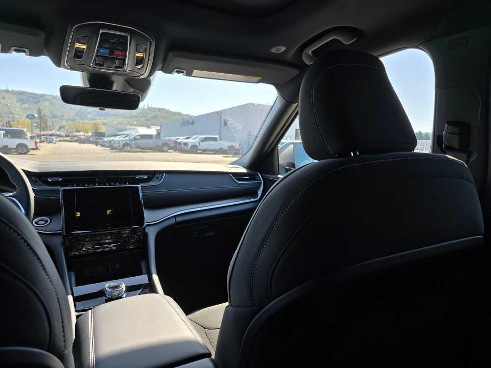 new 2025 Jeep Grand Cherokee L car, priced at $40,995