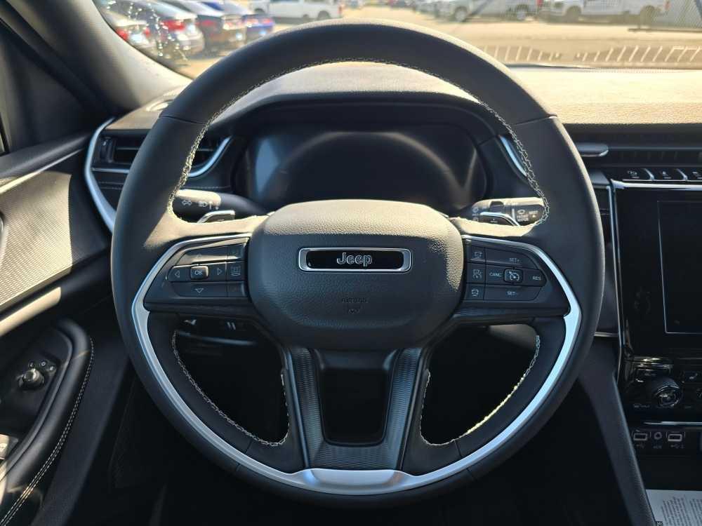 new 2025 Jeep Grand Cherokee L car, priced at $40,995