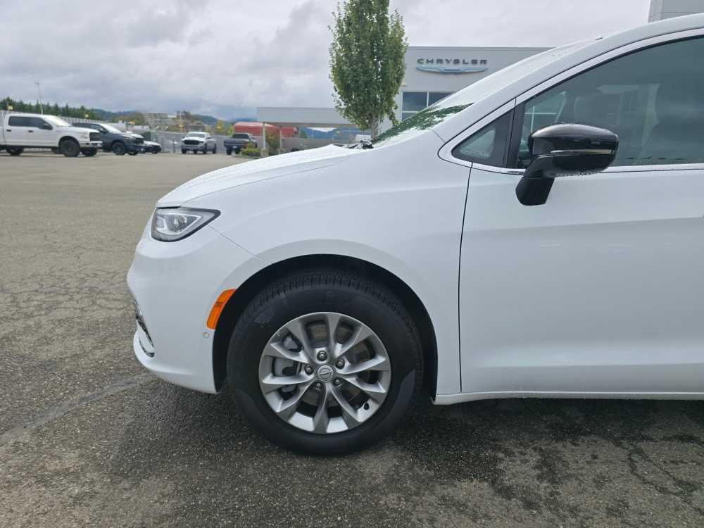 new 2026 Chrysler Pacifica car, priced at $44,995