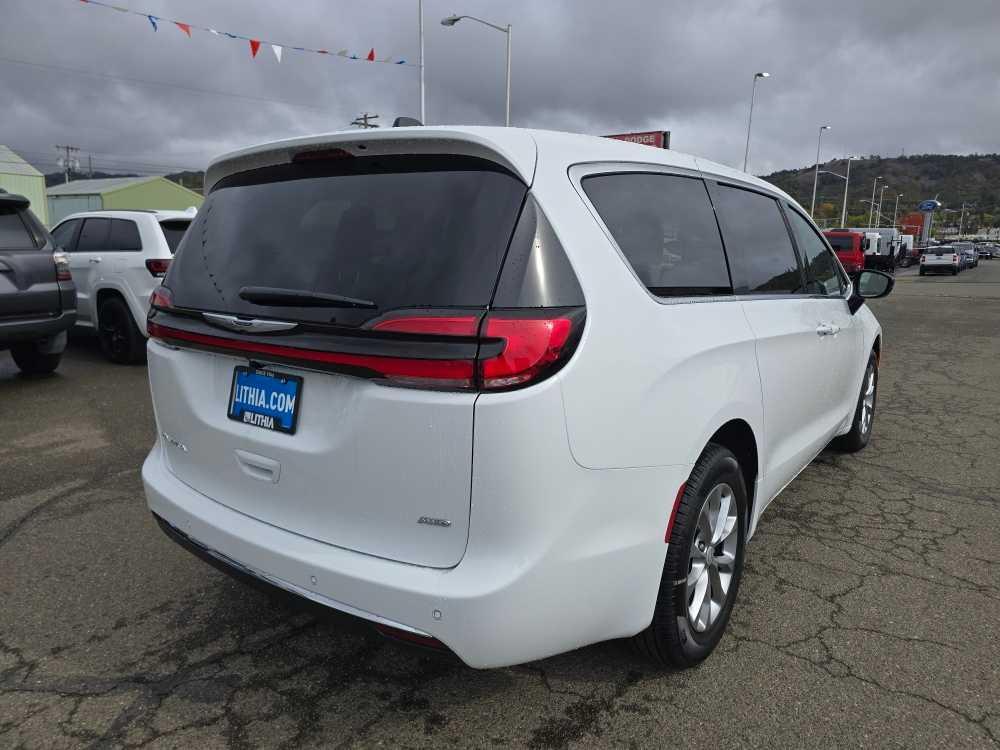 new 2026 Chrysler Pacifica car, priced at $44,995