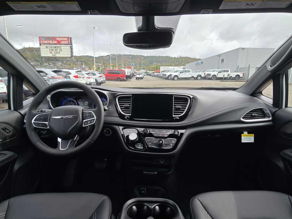 new 2026 Chrysler Pacifica car, priced at $44,995