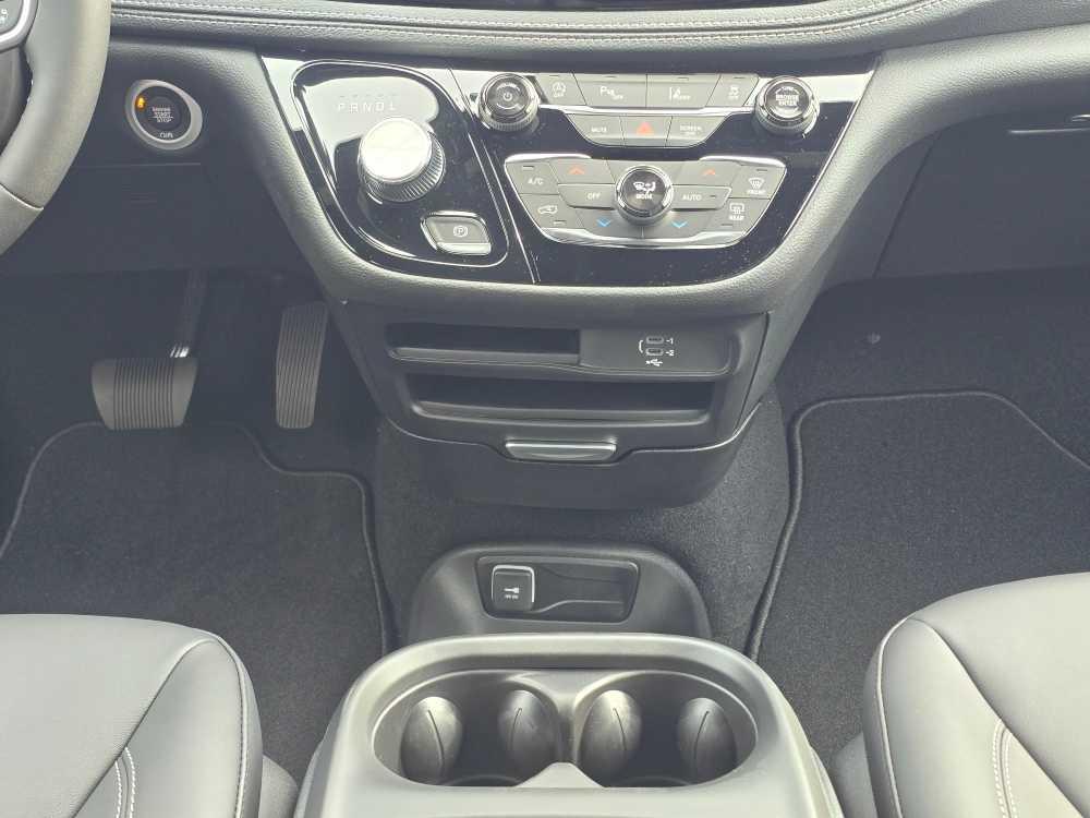 new 2026 Chrysler Pacifica car, priced at $44,995