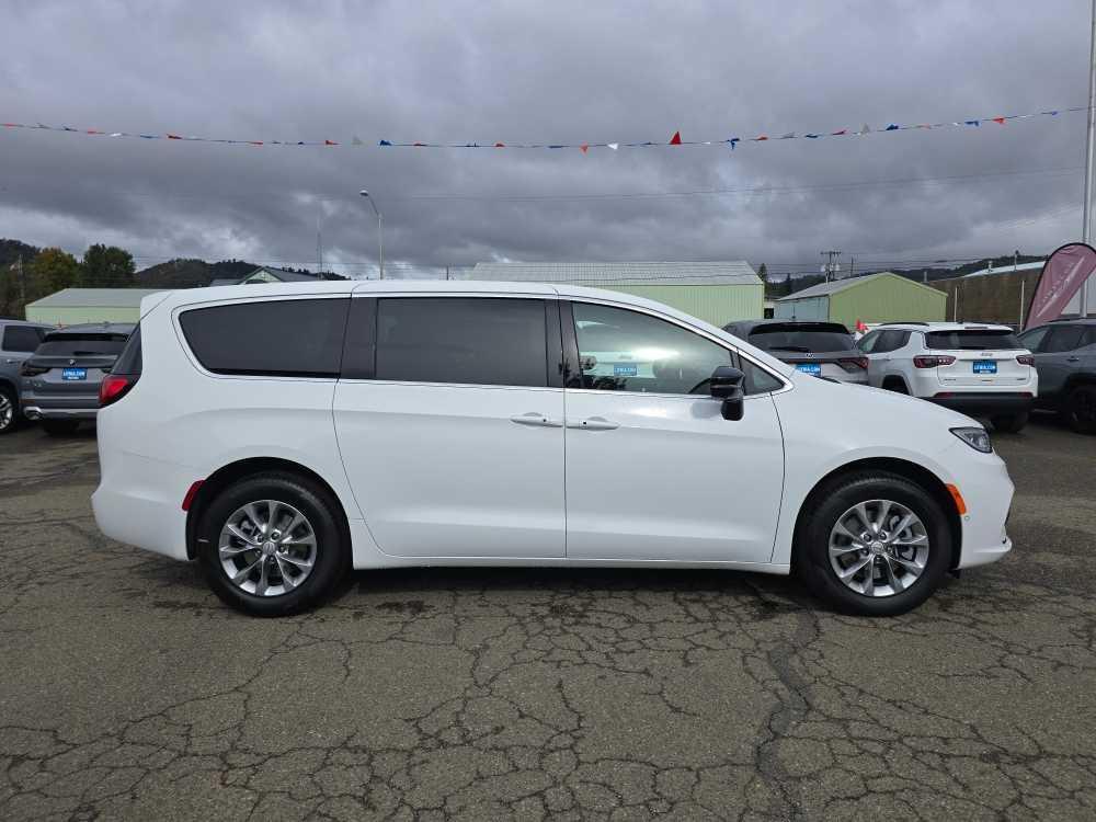 new 2026 Chrysler Pacifica car, priced at $44,995