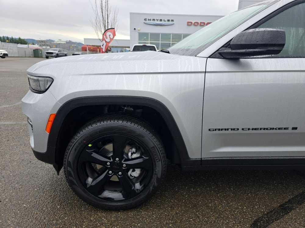 new 2025 Jeep Grand Cherokee car, priced at $45,495