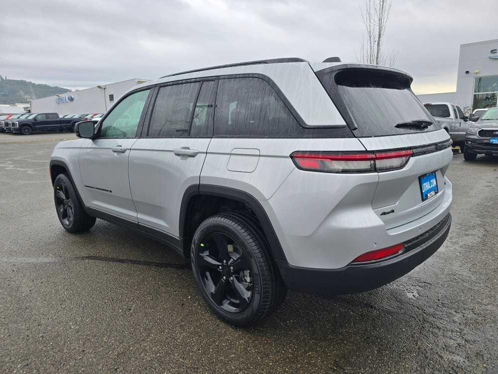 new 2025 Jeep Grand Cherokee car, priced at $45,495