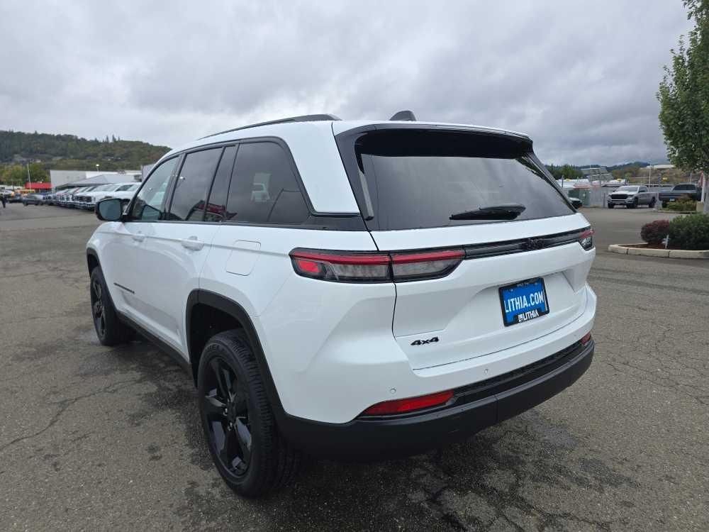 new 2025 Jeep Grand Cherokee car, priced at $44,995