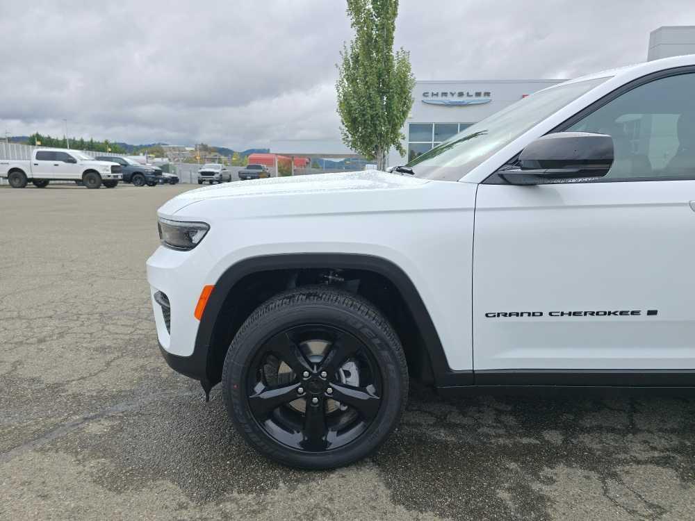 new 2025 Jeep Grand Cherokee car, priced at $44,995