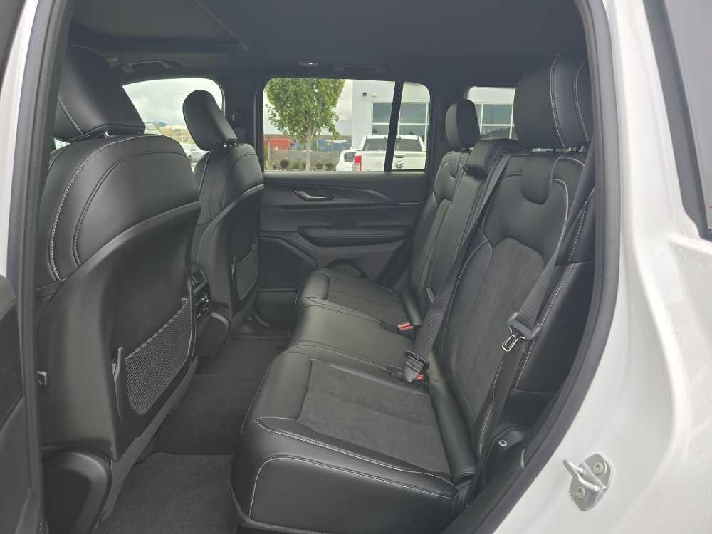 new 2025 Jeep Grand Cherokee car, priced at $44,995