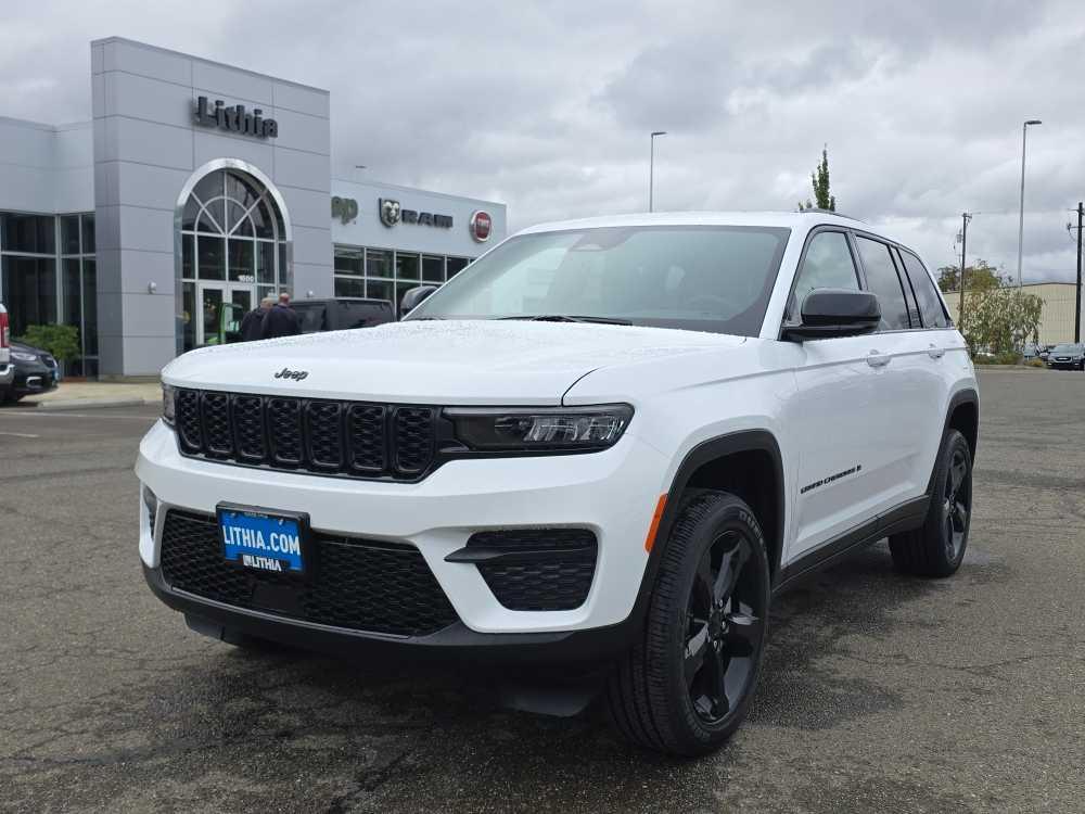 new 2025 Jeep Grand Cherokee car, priced at $42,995