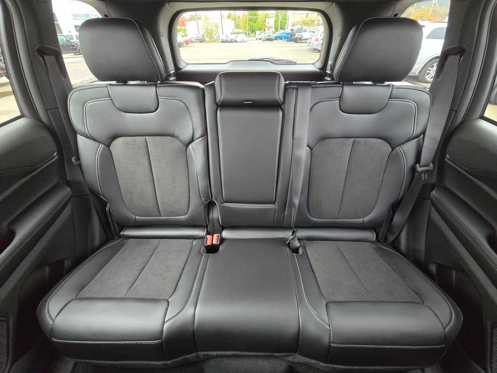 new 2025 Jeep Grand Cherokee car, priced at $44,995