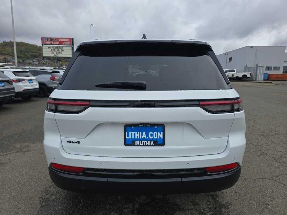 new 2025 Jeep Grand Cherokee car, priced at $44,995