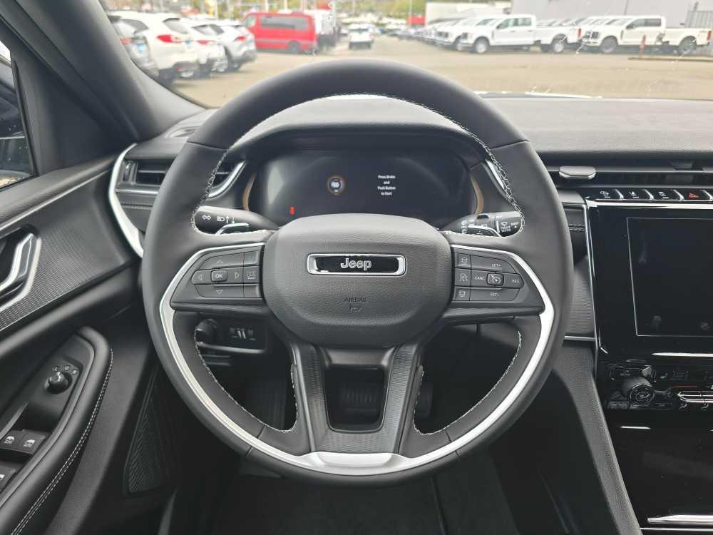 new 2025 Jeep Grand Cherokee car, priced at $44,995