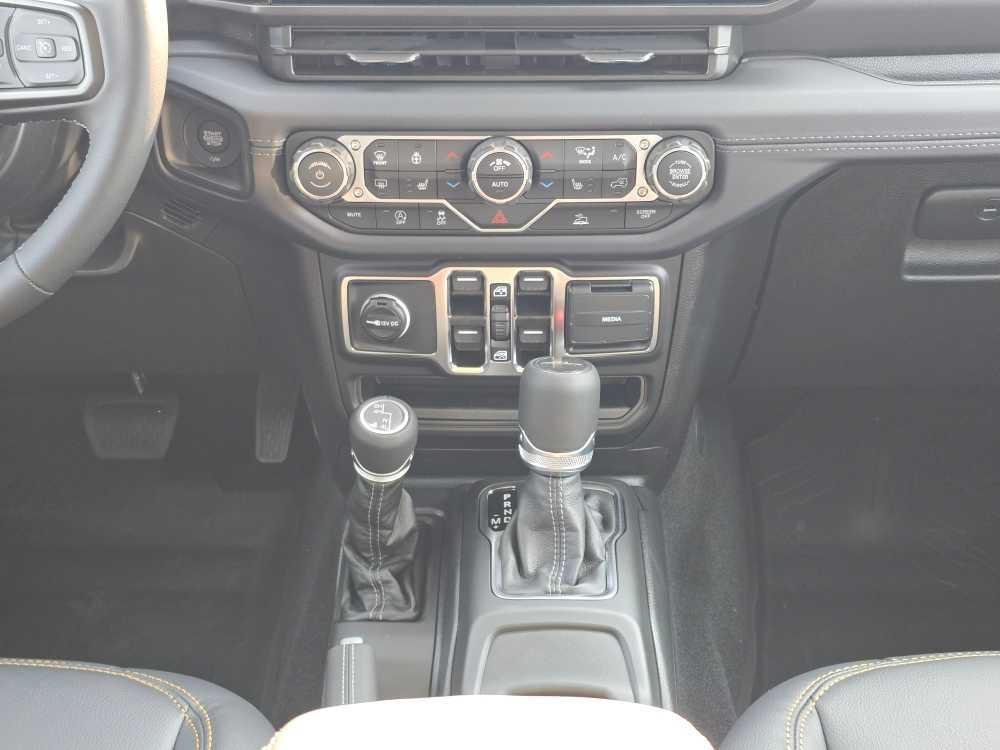 new 2025 Jeep Gladiator car, priced at $41,745