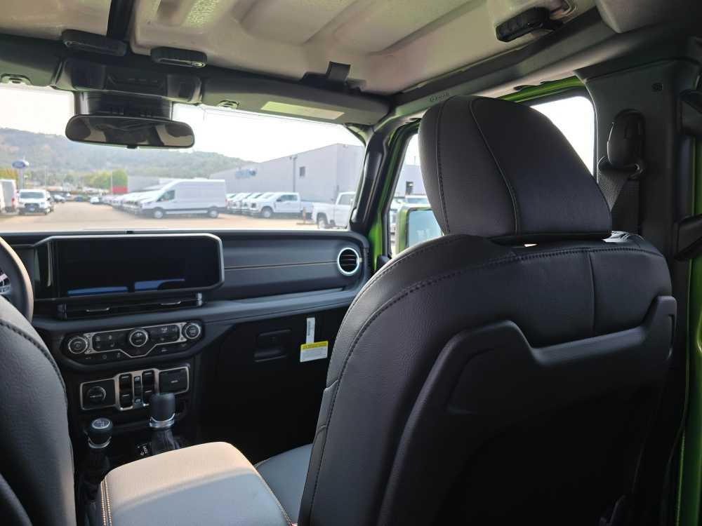 new 2025 Jeep Gladiator car, priced at $41,745