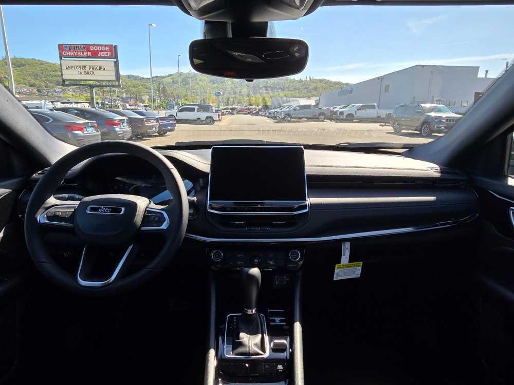 new 2025 Jeep Compass car, priced at $27,995