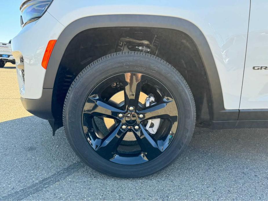 new 2024 Jeep Grand Cherokee L car, priced at $43,756