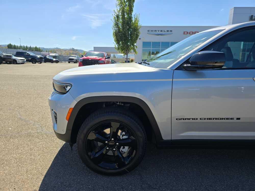 new 2025 Jeep Grand Cherokee car, priced at $51,995