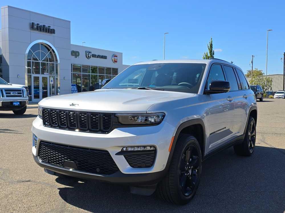 new 2025 Jeep Grand Cherokee car, priced at $48,995