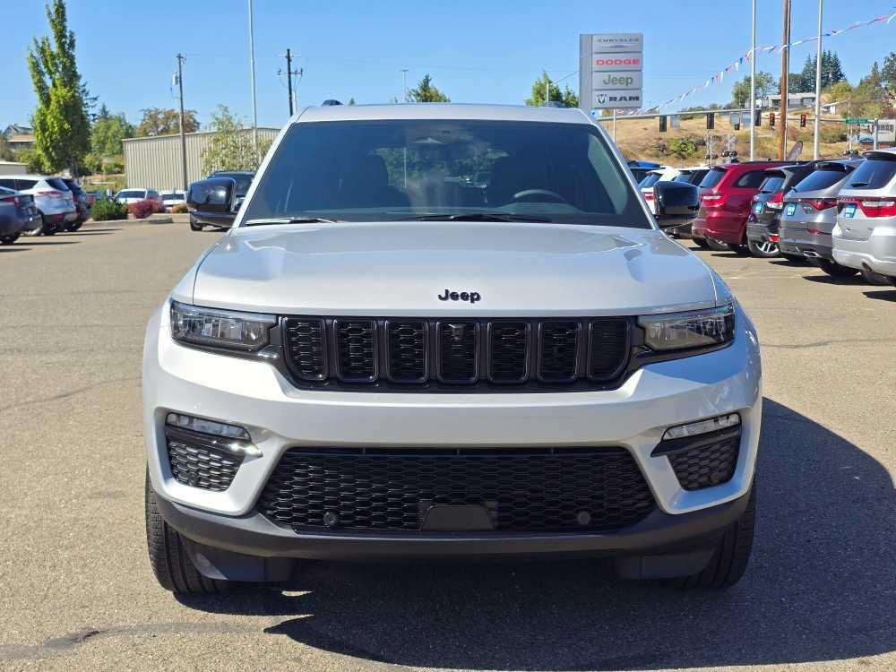 new 2025 Jeep Grand Cherokee car, priced at $51,995
