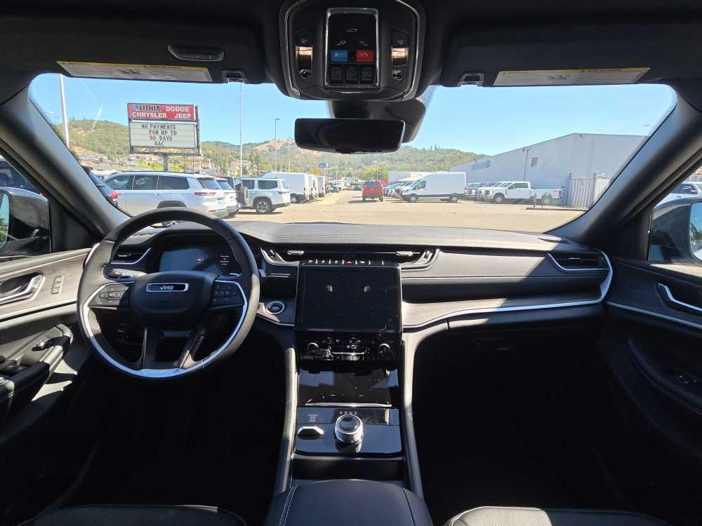 new 2025 Jeep Grand Cherokee car, priced at $51,995