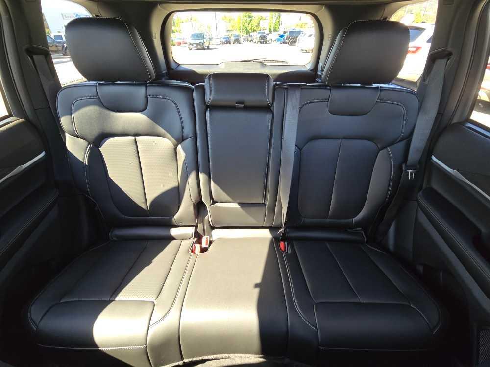 new 2025 Jeep Grand Cherokee car, priced at $51,995