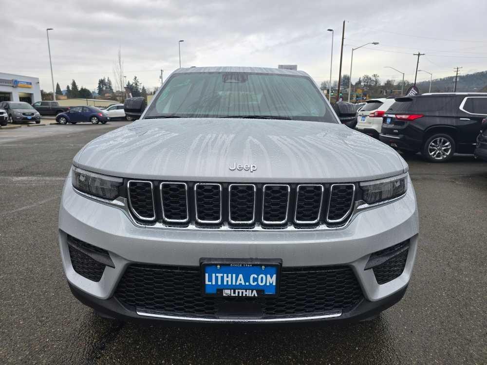 new 2025 Jeep Grand Cherokee car, priced at $35,495