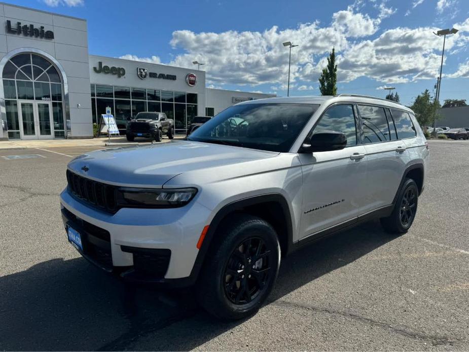 new 2024 Jeep Grand Cherokee L car, priced at $40,693