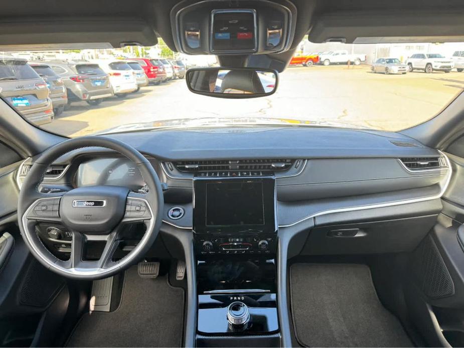 new 2024 Jeep Grand Cherokee L car, priced at $40,193