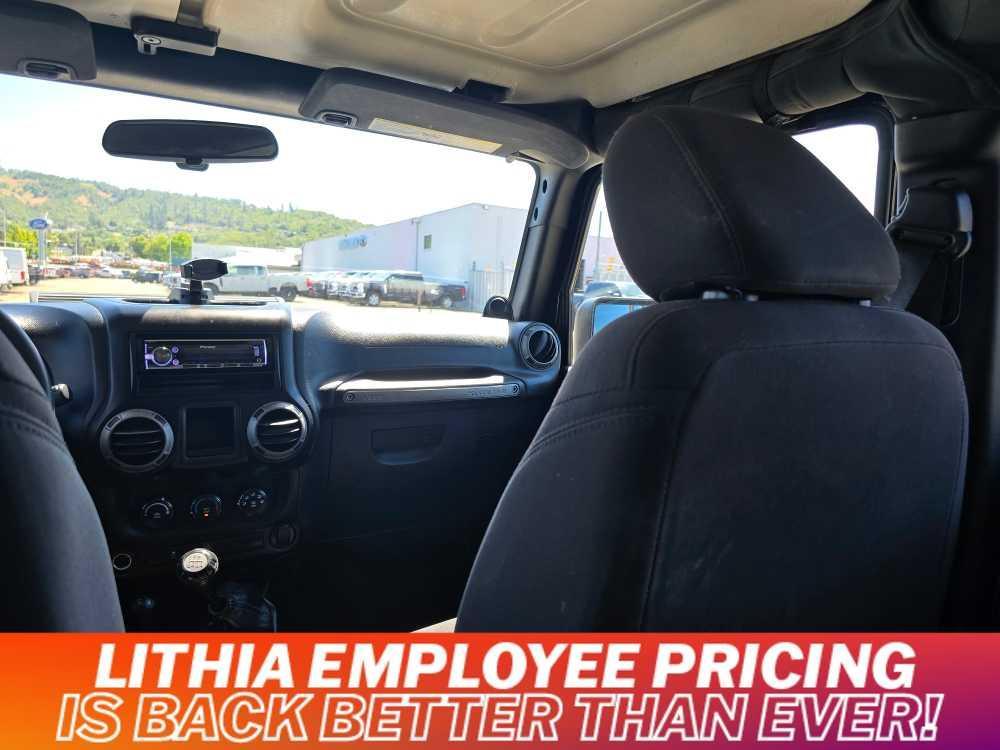 used 2014 Jeep Wrangler Unlimited car, priced at $20,495