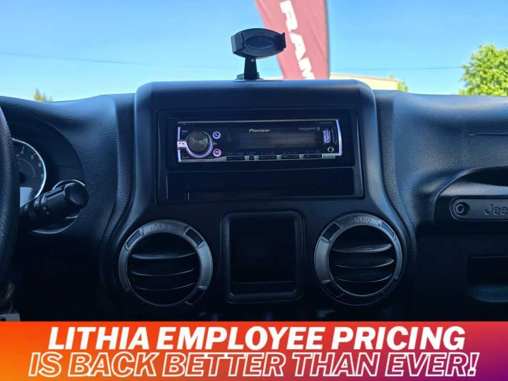 used 2014 Jeep Wrangler Unlimited car, priced at $20,495