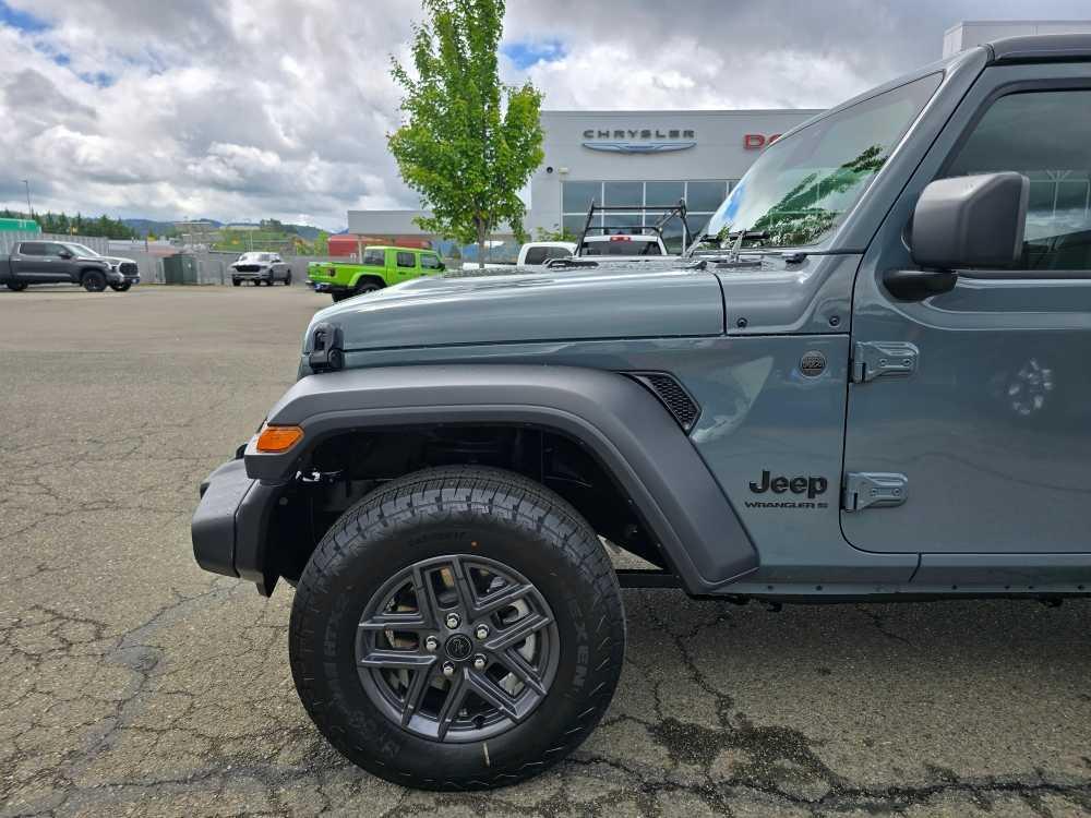 new 2025 Jeep Wrangler car, priced at $41,495