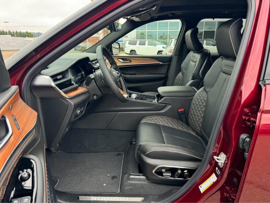 new 2025 Jeep Grand Cherokee car, priced at $66,495