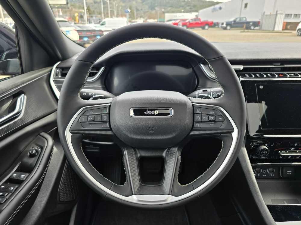 new 2025 Jeep Grand Cherokee car, priced at $41,495
