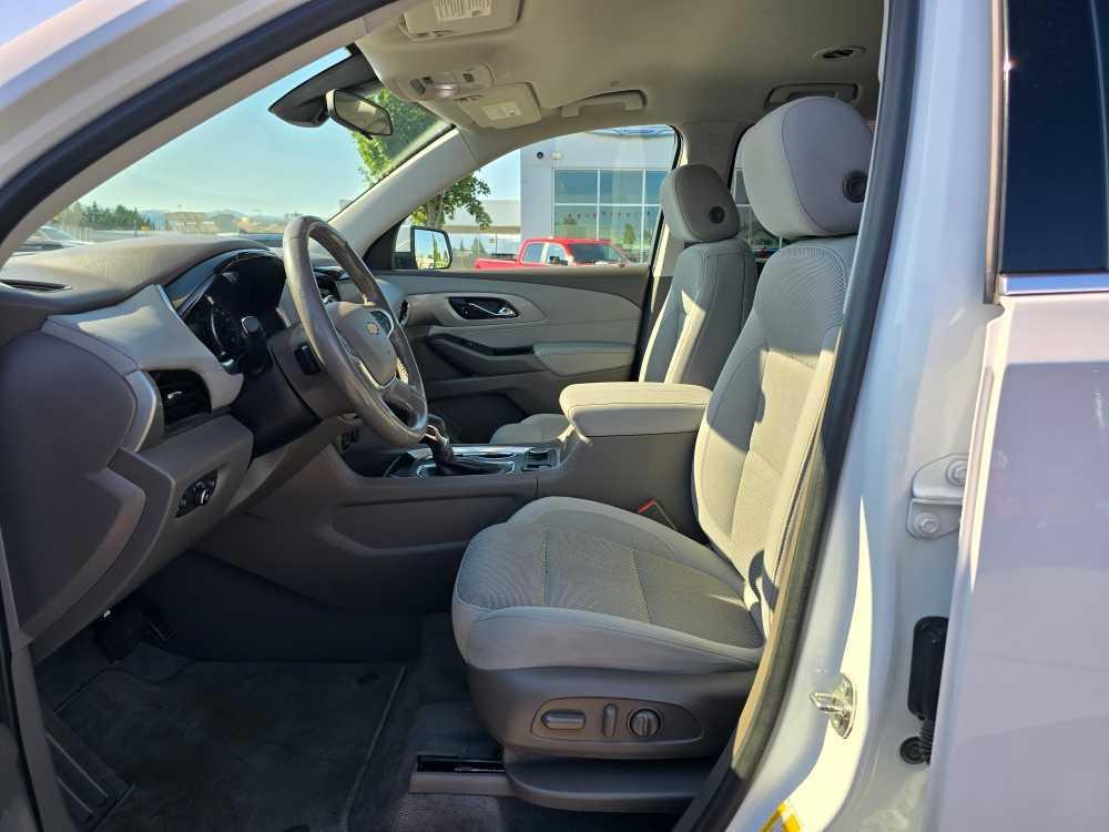 used 2021 Chevrolet Traverse car, priced at $20,995